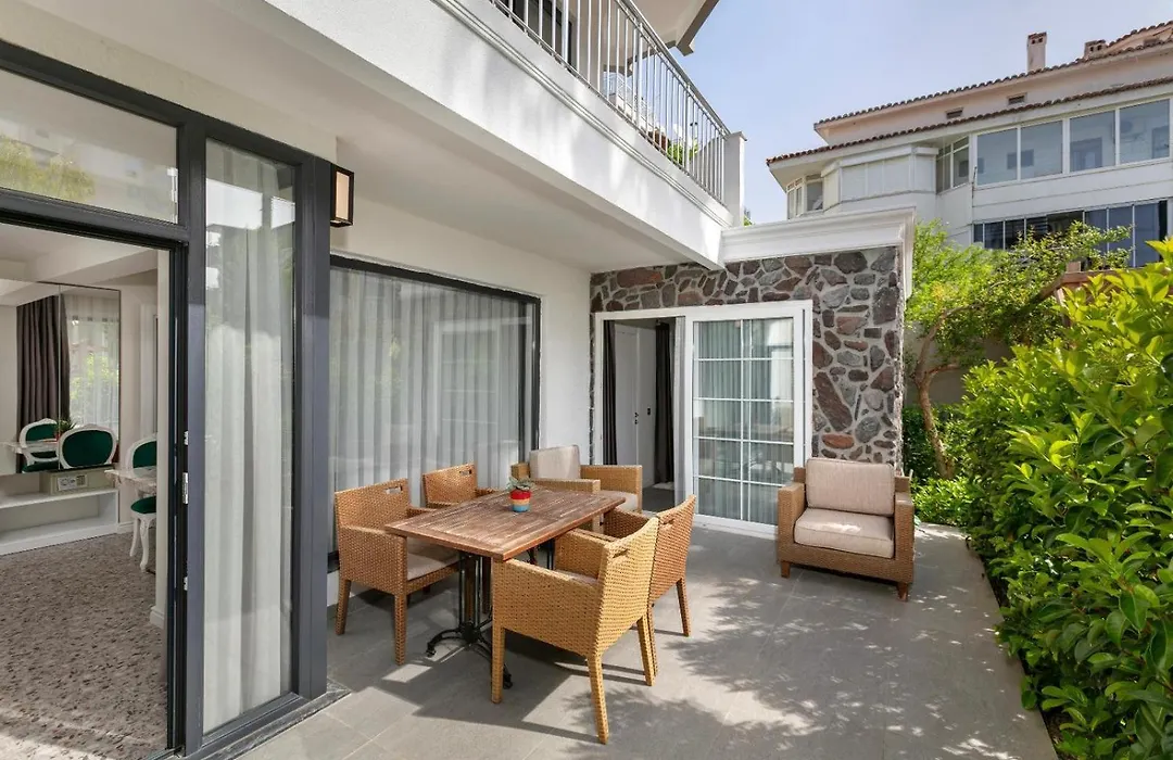 Wolf Suites-1